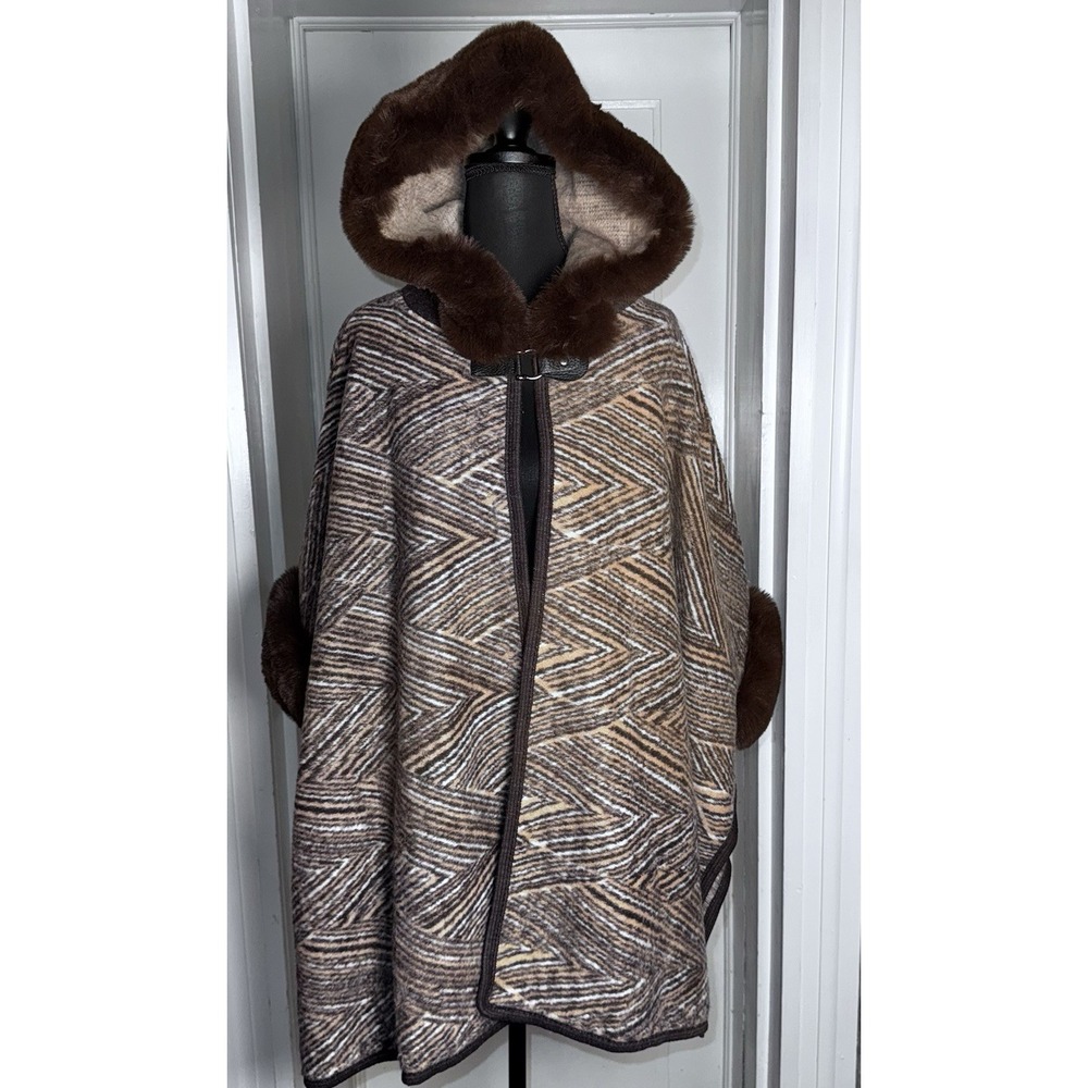 Wear to Love Poncho Coat S/M Brown Chevron Hood Faux Fur Trim Cape Jacket Trend